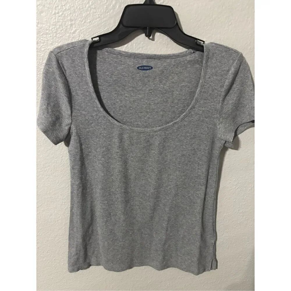 ❤️Old Navy Fitted Scoop Neck Ribbed Tshirt